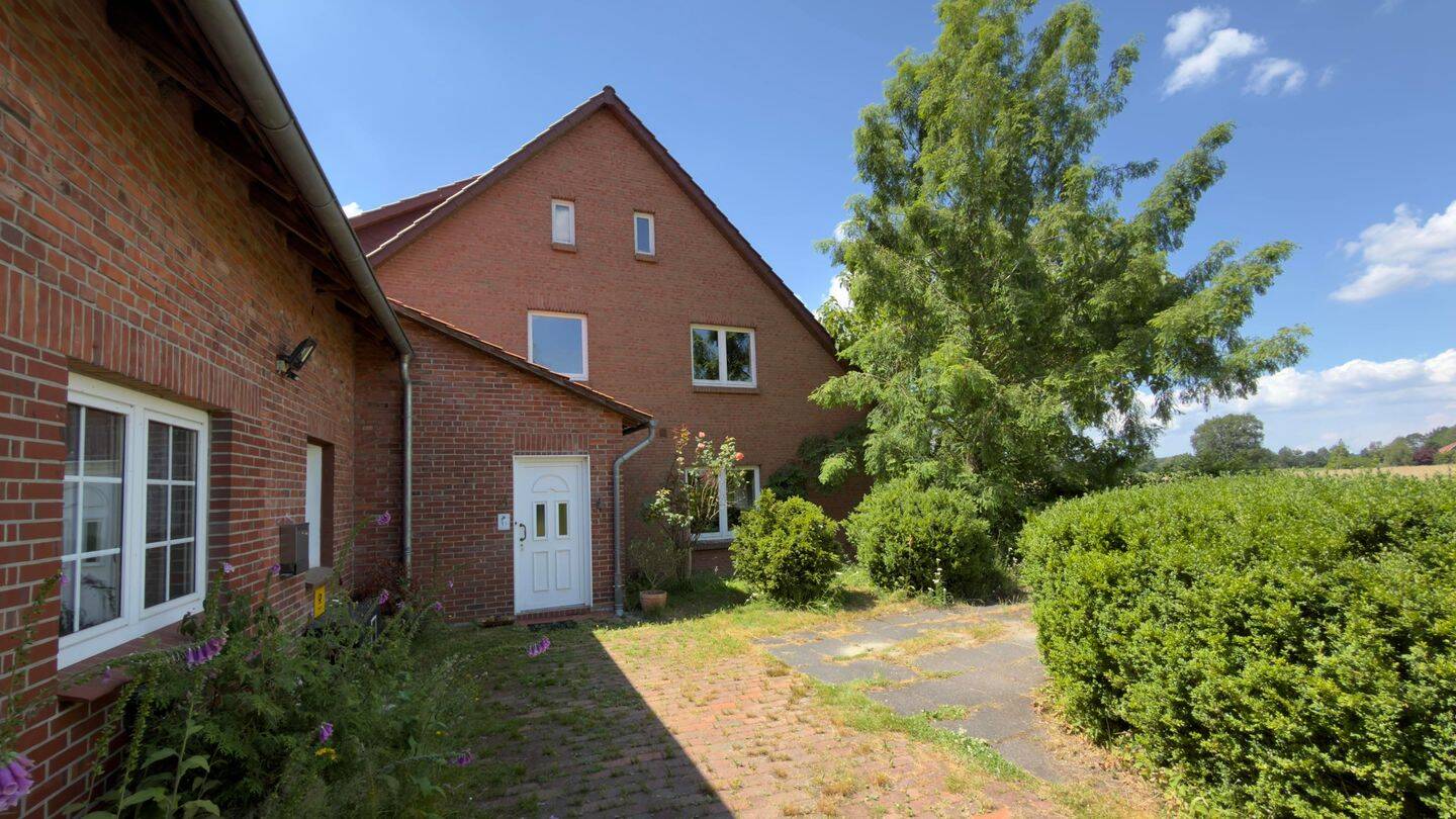 Charmantes Bauernhaus mit Einliegerwohnung, beeindruckender Scheune und idyllischem Naturgrundstück, 27252 Schwaförden