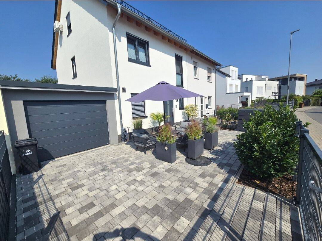 Moderne Doppelhaushälfte in begehrter Feldrandlage, 68519 Viernheim