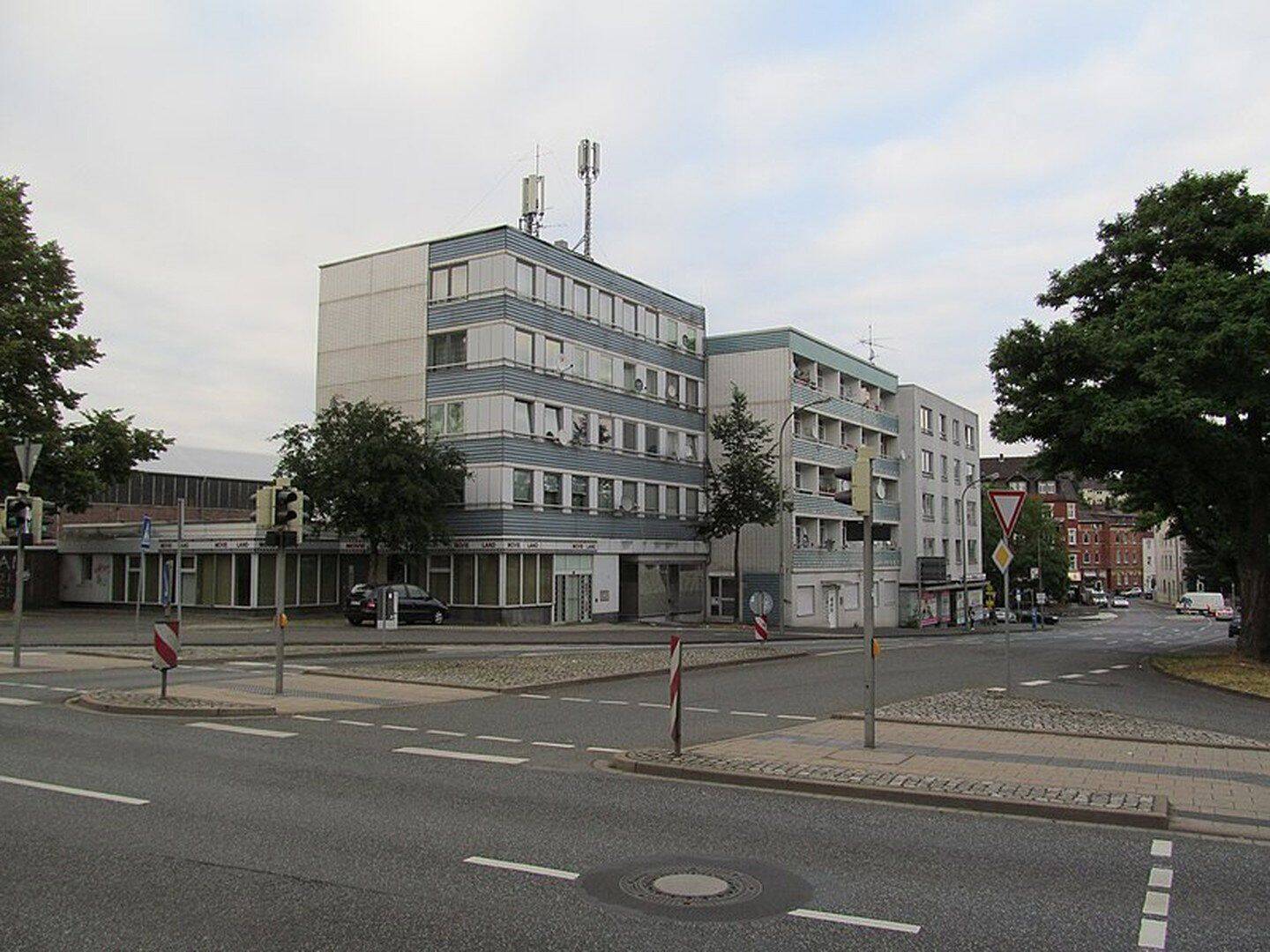 1 Zimmer mit Ladenfenster zum Hinterhof & WC in Kassel Miete oder Mietkauf ab €200 + €222 NK, 34125 Kassel