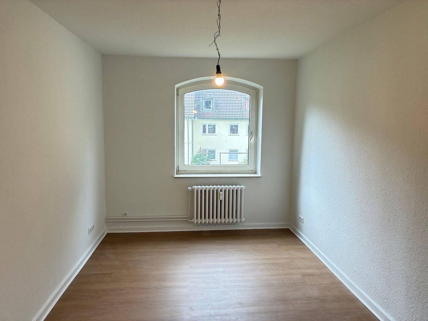Schöne 2 Zimmer Wohnung für Sie saniert., 24149 Kiel (Neumühlen-Dietrichsdorf)