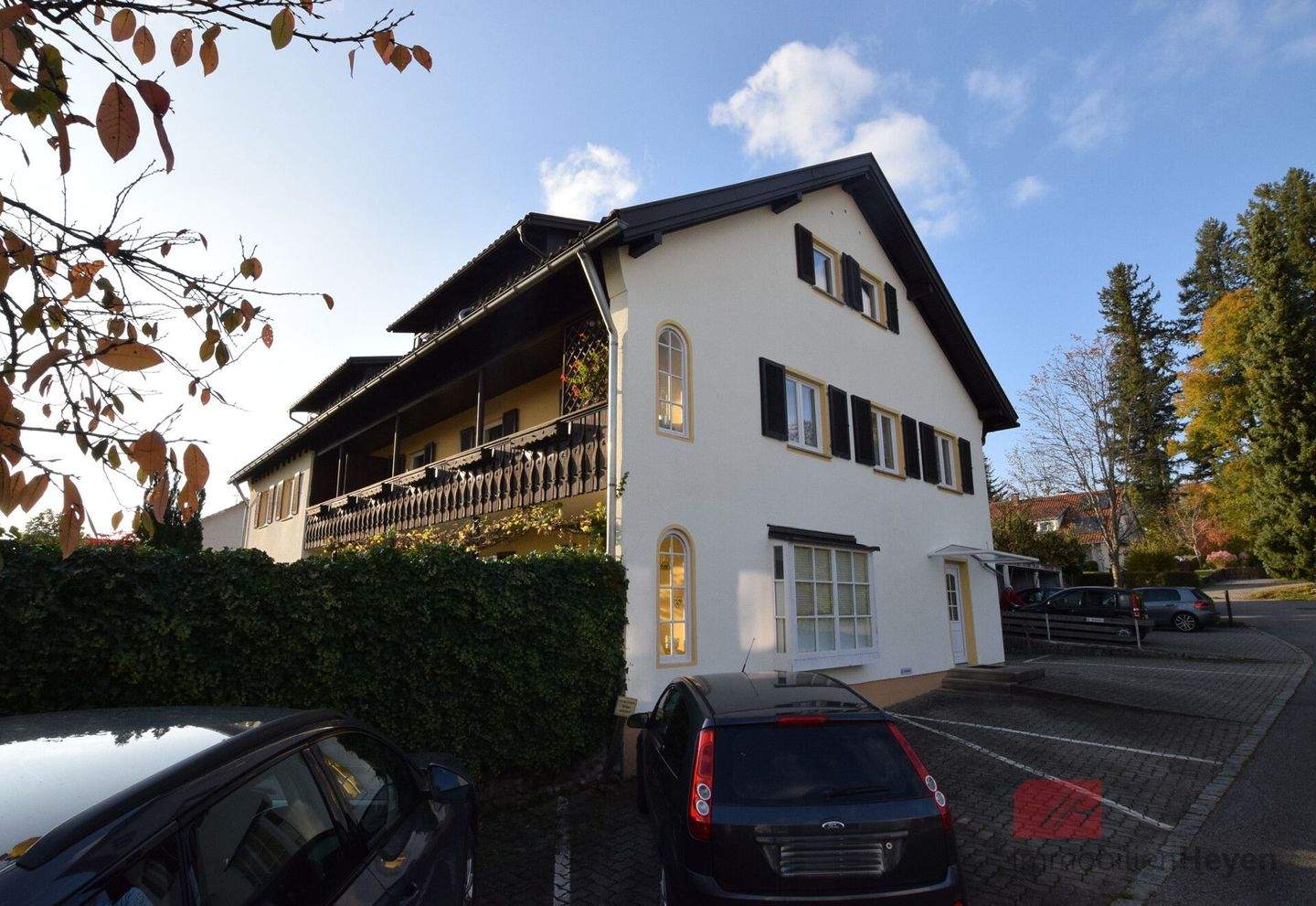 Vermietete 3-Zimmer-Dachwohnung mit Garage, in einem gepflegtem Mehrfamilienhaus, 88316 Isny im Allgäu