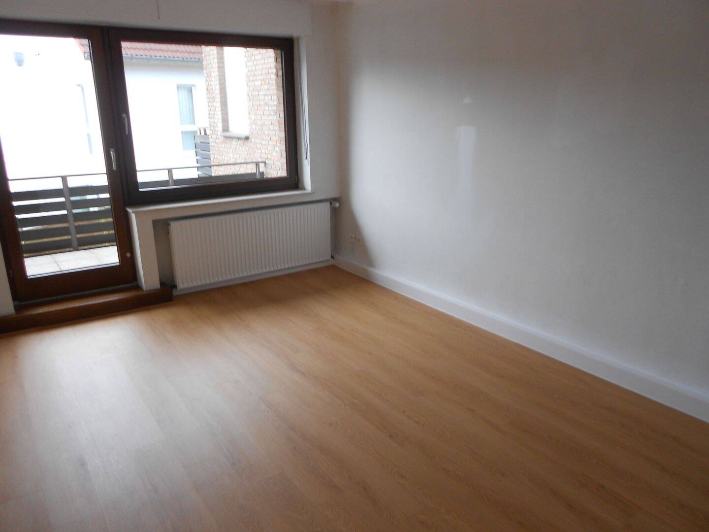Erstbezug nach totaler Sanierung, kleine Wohnung für 1 – 2 Personen mit Garage, 33619 Bielefeld