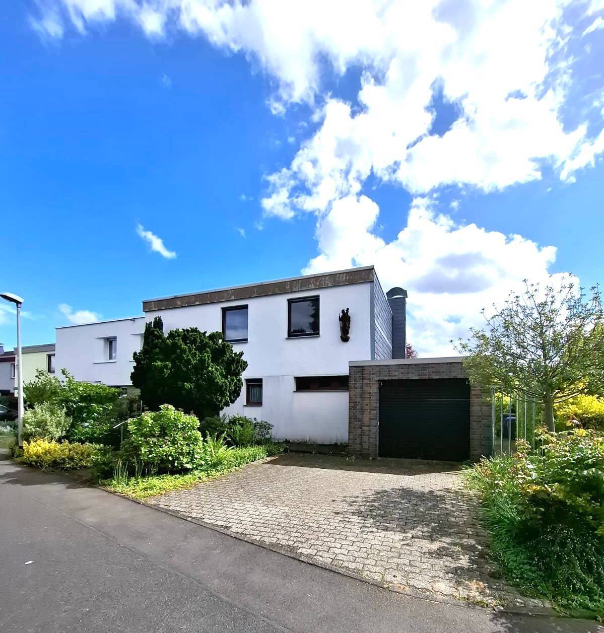 Gepflegtes Reiheneckhaus mit herrlichem Garten, Keller u. Garage auf Erbpacht-Grundstück in Top-Lage Bachem!, 50226 Frechen