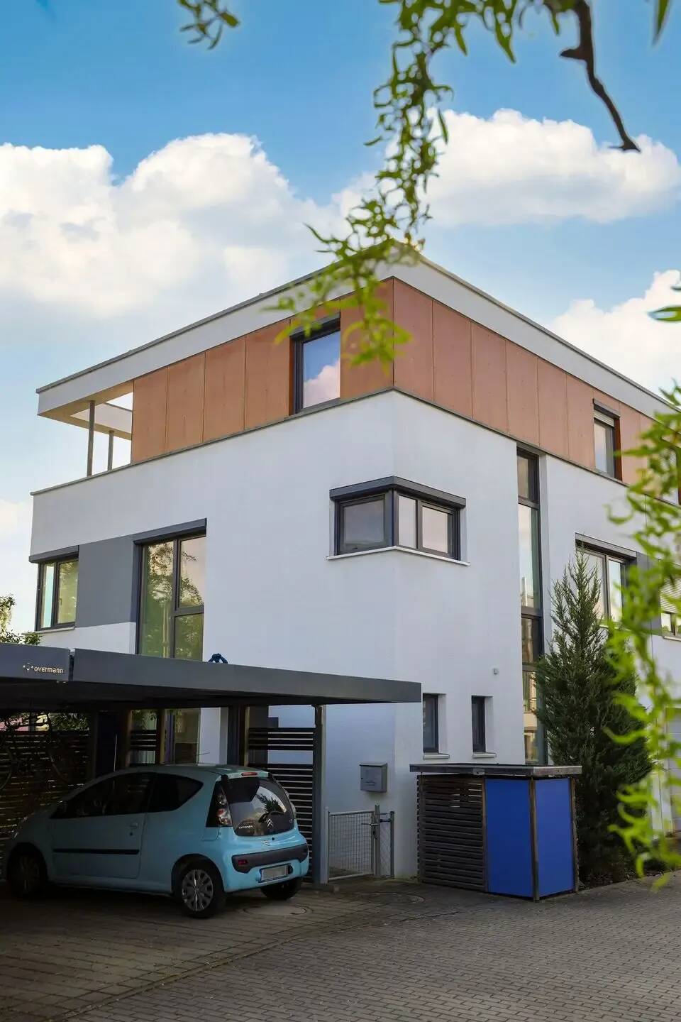 Modernes Eckhaus mit lichtdurchflutetem Wohnkonzept, 90455 Nürnberg