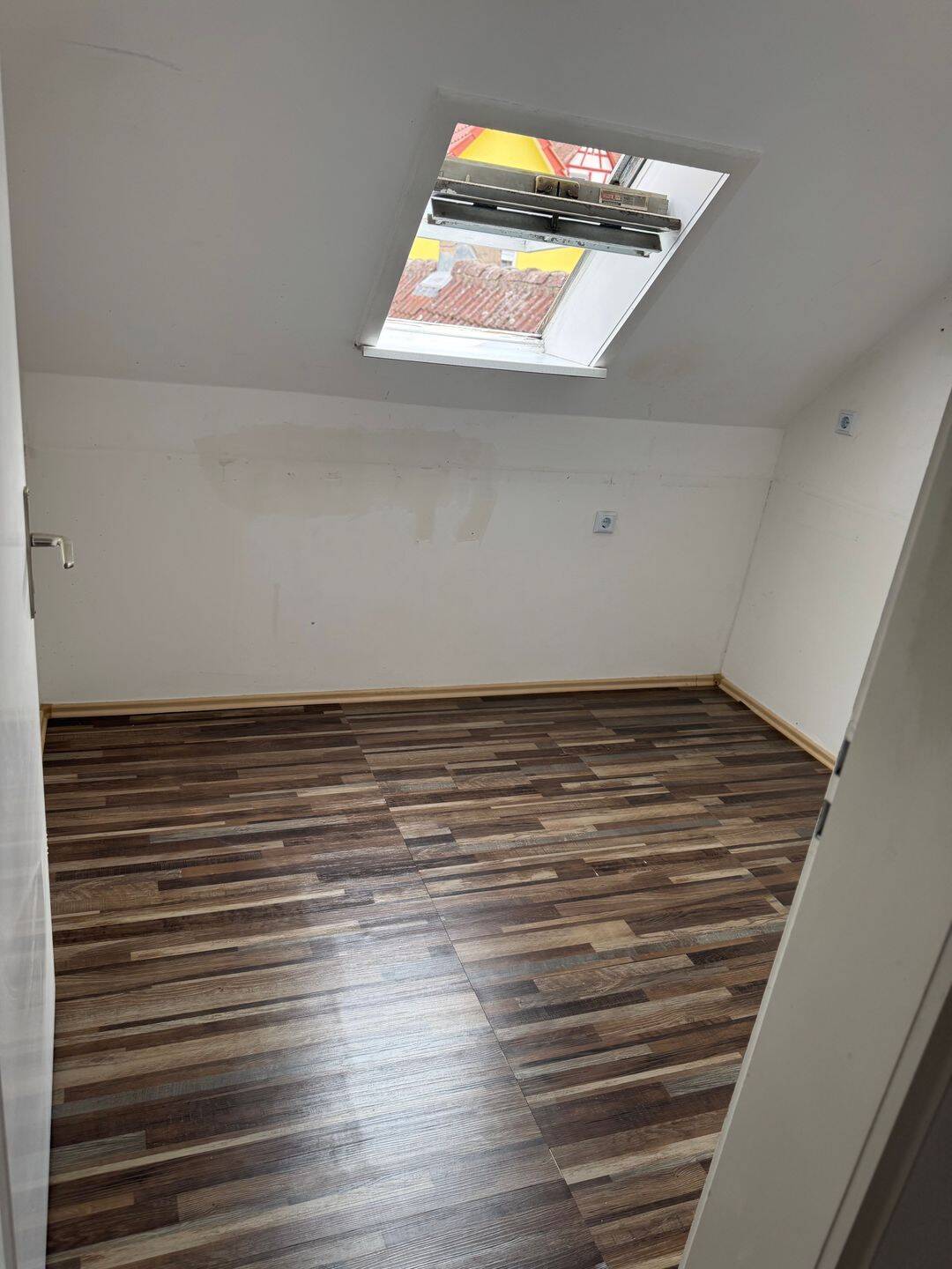 Großzügiges viereinhalb Zimmer, sehr guter Zustand zu vermieten. Laudenbach Weikersheim, 97990 Weikersheim