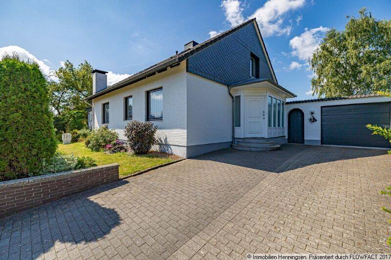TOP-Zustand – Familiendomizil mit Einliegerwohnung – sonniger, eingewachsener Garten, 24392 Boren