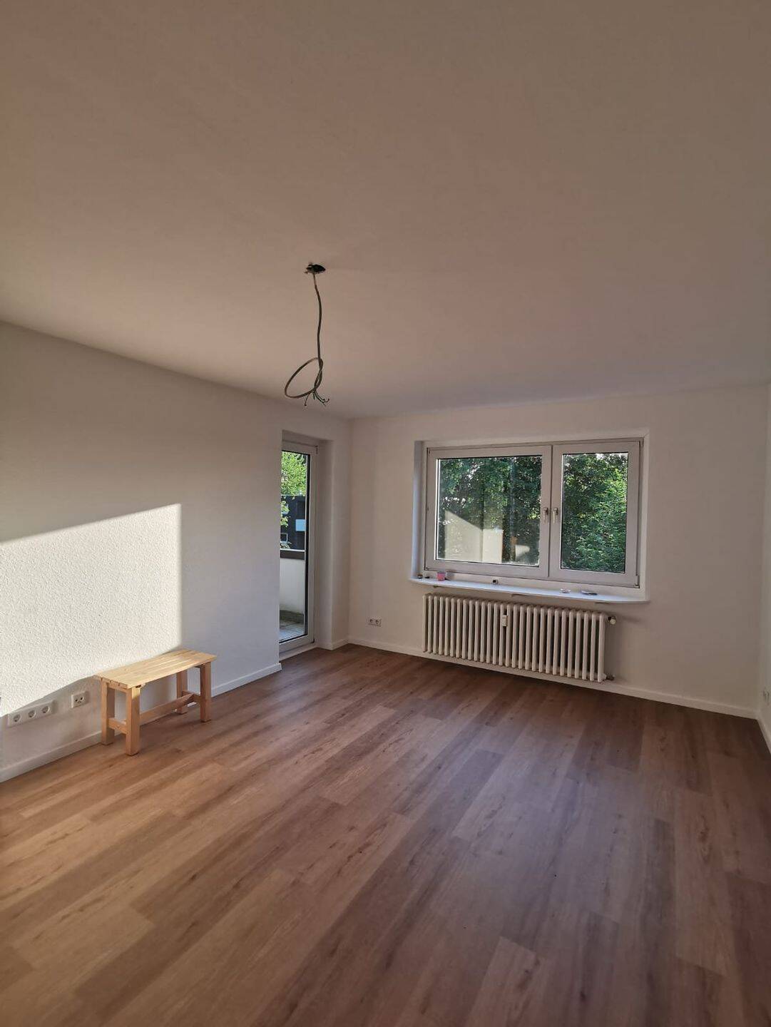 Uninahe 3-Zimmer Wohnung mit 2 Loggias und Tiefgaragenstellplatz, 42119 Wuppertal (Elberfeld)