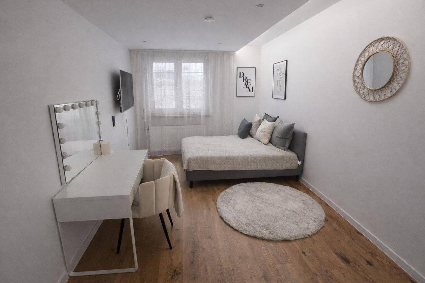 WG-Zimmer 12m2 in voll ausgestatteter 3er WG – 53m2 neuwertig saniert und möbliert // Shared Flat!, 81549 München (Obergiesing Ramersdorf-Perlach Untergiesing-Harlaching)