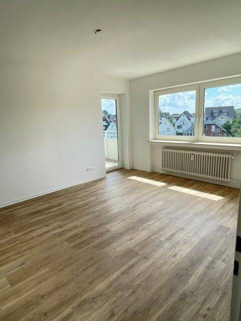 Bezugsfertige 3,5 Zimmer Wohnung mit Balkon und Weitblick, 58566 Kierspe