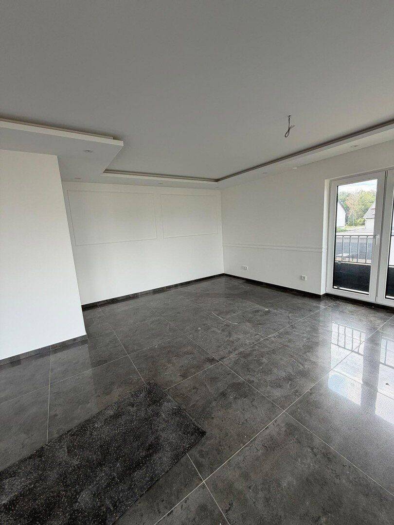 Großzügige 5-Zimmer-Neubauwohnung mit Einbauküche, Balkon und Stellplatz in Rodenbach, 63517 Rodenbach