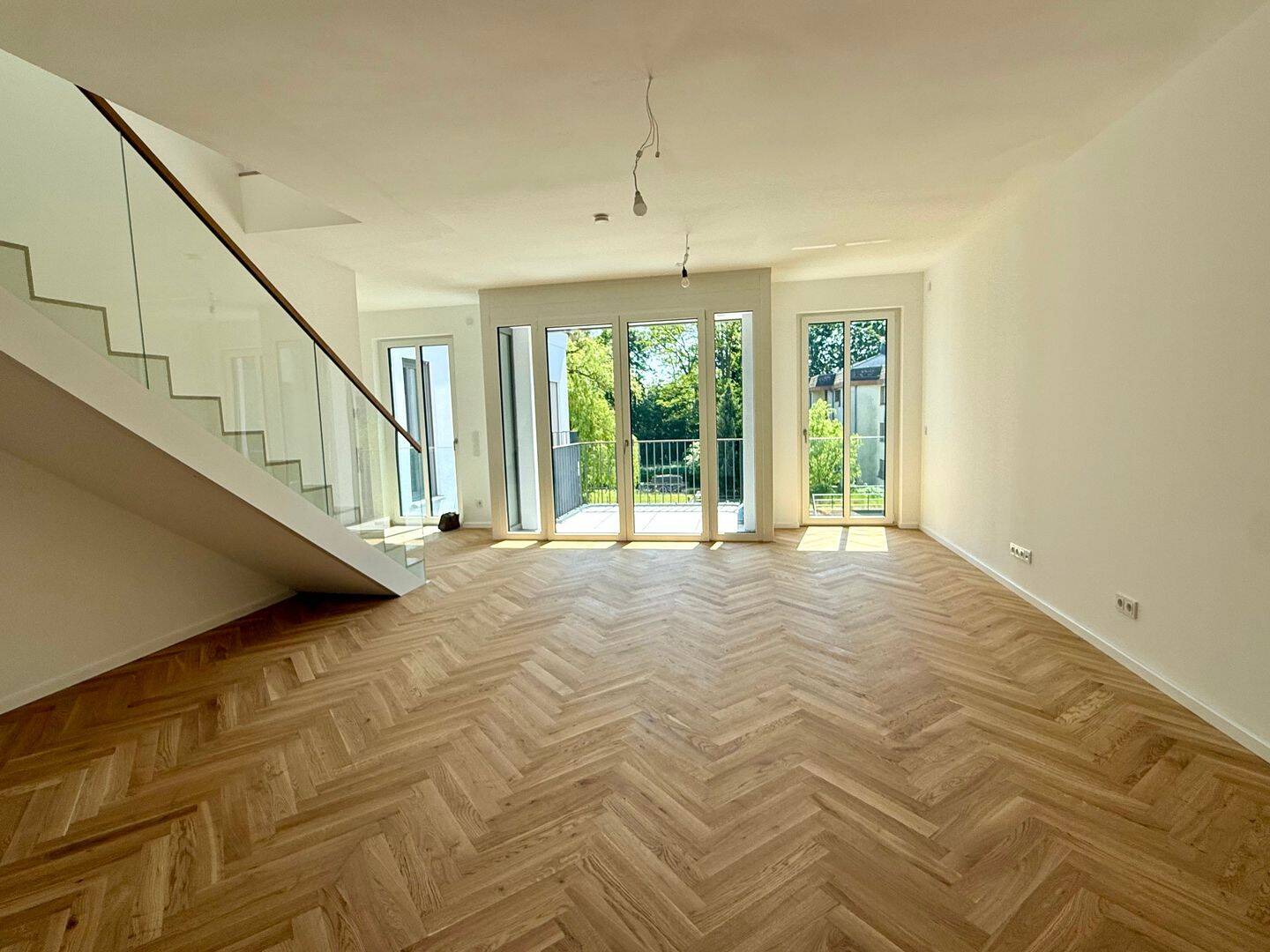 ab sofort! 4 Zimmer Maisonettewohnung mit Dachterrasse und Balkon, 2 Bäder, Fahrstuhl& Tiefgarage, 12207 Berlin (Steglitz-Zehlendorf Lichterfelde)