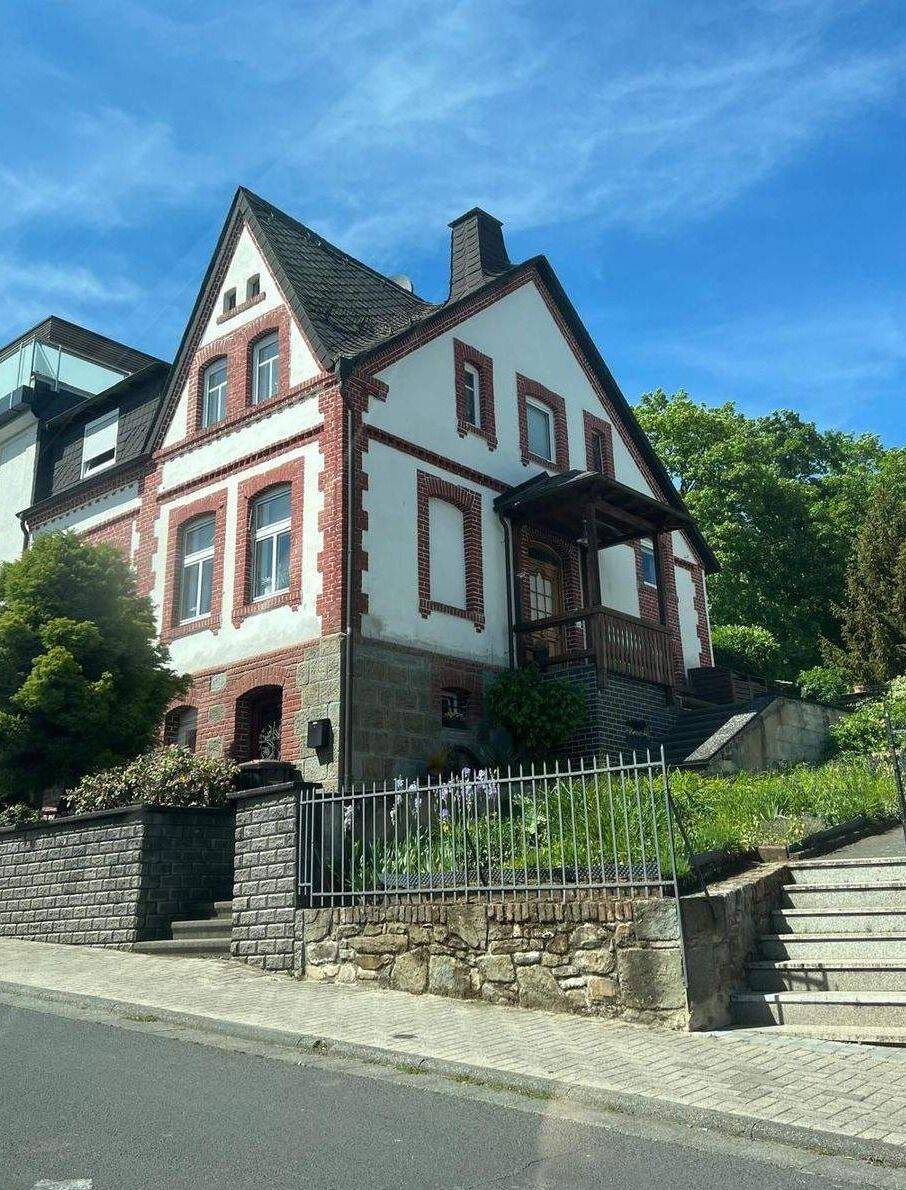 Charmantes Stadthaus mit Garten/ Grünfläche/ wohnlich ausgebautem Kellergeschoss – 35745 Herborn, 35745 Herborn