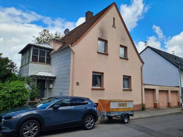 Großes gepflegtes Einfamilienhaus mit 3 Garagen, 66450 Bexbach