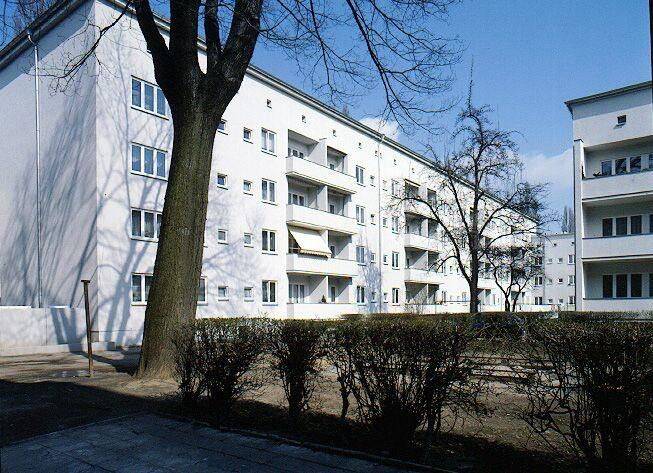 Diese 3 Raumwohnung wartet auf Familien oder WG`s- alles ist möglich!, 1309 Dresden
