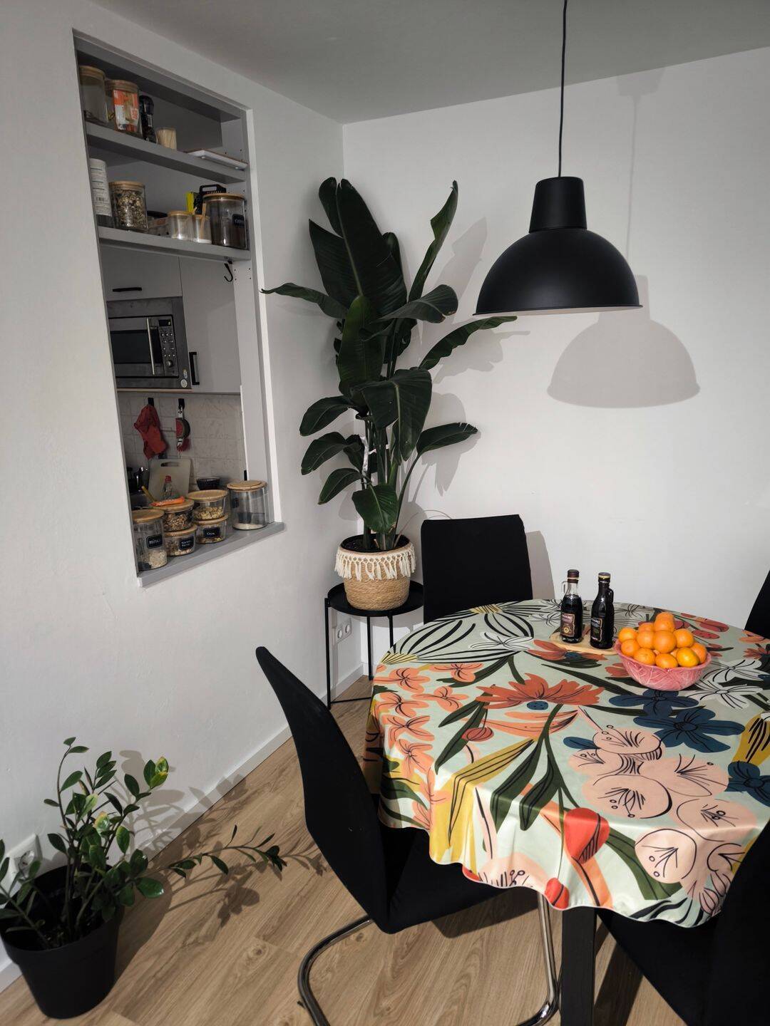 2.5 Wohnung voll möbliert mit Balkon und Parkplatz – ab 01.08 bis Januar 2027, 92637 Weiden i.d. OPf. (Weiden)