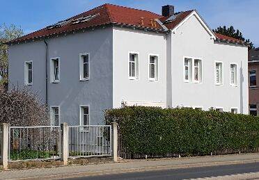 gepflegte und schön geschnittene 1 Raum Wohnung mit großem Balkon zzgl. EBK, 1237 Dresden