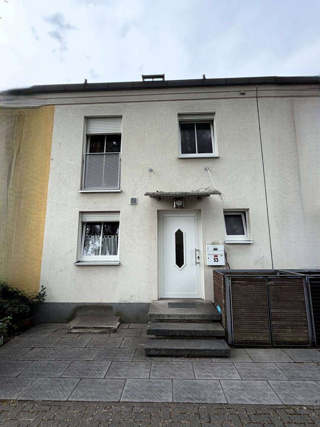 Neuwertiges Reihenmittelhaus mit Garten, Garage und viel Platz für die Familie, 90431 Nürnberg