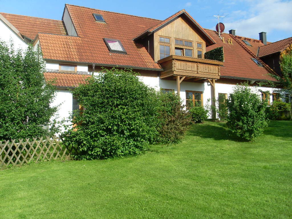 Traumhaftes Wohnen mit Stil: Idyllisch gelegene, schöne, helle und sehr ruhige 3,5-Zi-Wohnung, 85408 Gammelsdorf