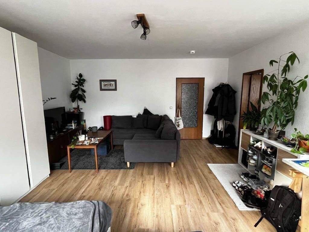Trier-Innenstadt-Fußgängerzone, Zentral gelegene, 1,5 ZKB Wohnung im 1. Obergeschoss ab 1. August 2026 zu vermieten !, 54290 Trier (Innenstadt Trier-Süd)