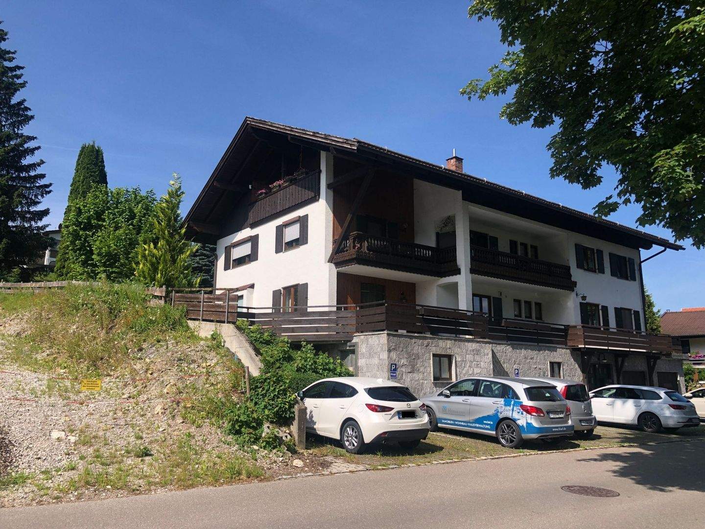 Vermietete 3-Zimmer-Dachgeschosswohnung mit Bergblick, 87645 Schwangau