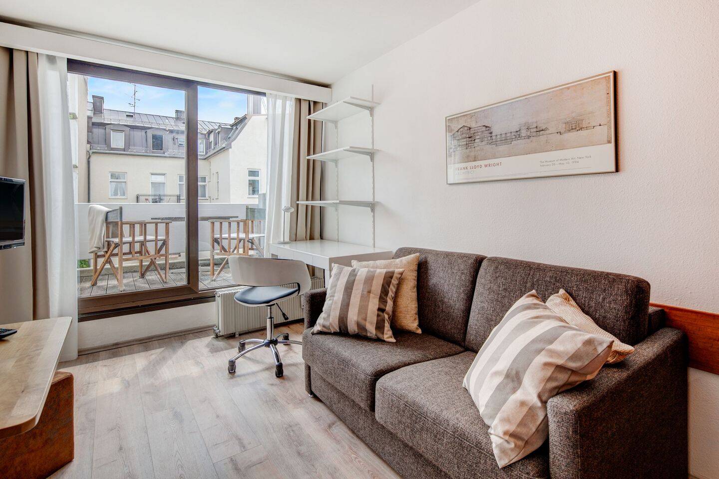 Maxvorstadt: Helles Apartment in der Amalienstraße – frei ab 10/26, 80799 München (Maxvorstadt Schwabing-Freimann Schwabing-West)