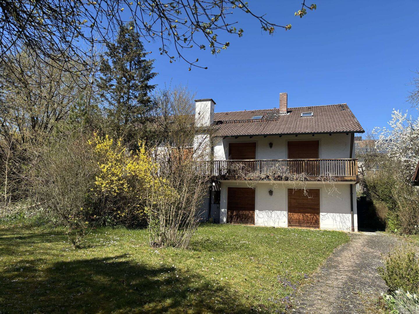 Großzügiges Einfamilienhaus mit Einliegerwohnung – mediterranes Wohnen in ruhiger Hanglage, 85072 Eichstätt