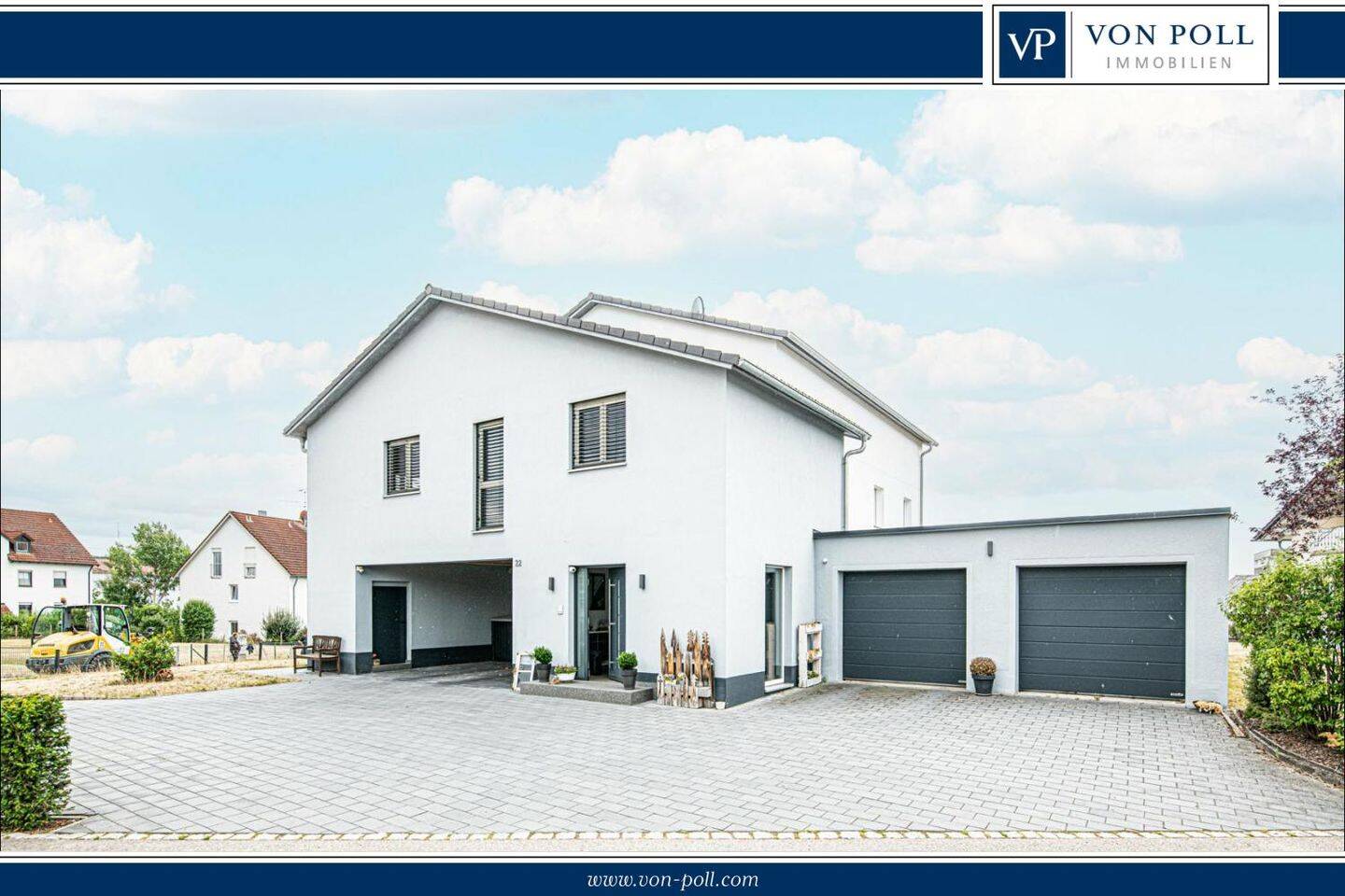 Modernes Wohnerlebnis – Großzügiges Zweifamilienhaus mit nachhaltiger Energietechnik und sofortiger Verfügbarkeit, 93426 Roding