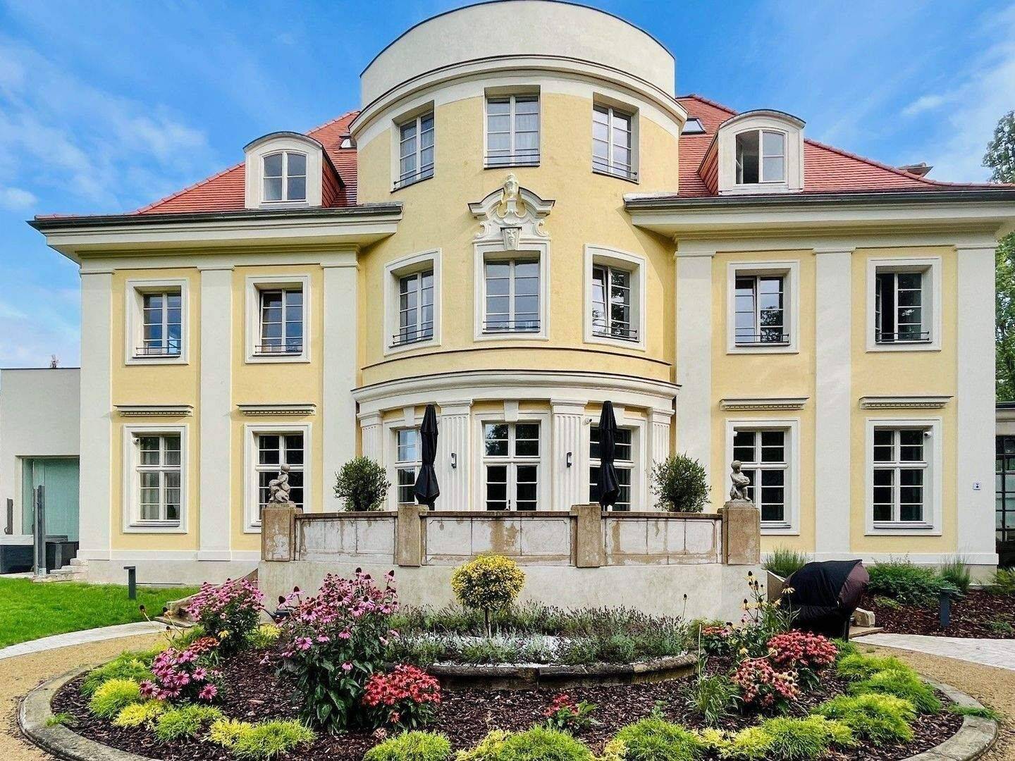 Traumwohnung mit großem Wohn-/Essbereich + Schlafzimmer + Terrasse + Gartennutzung, 4129 Leipzig (Eutritzsch)