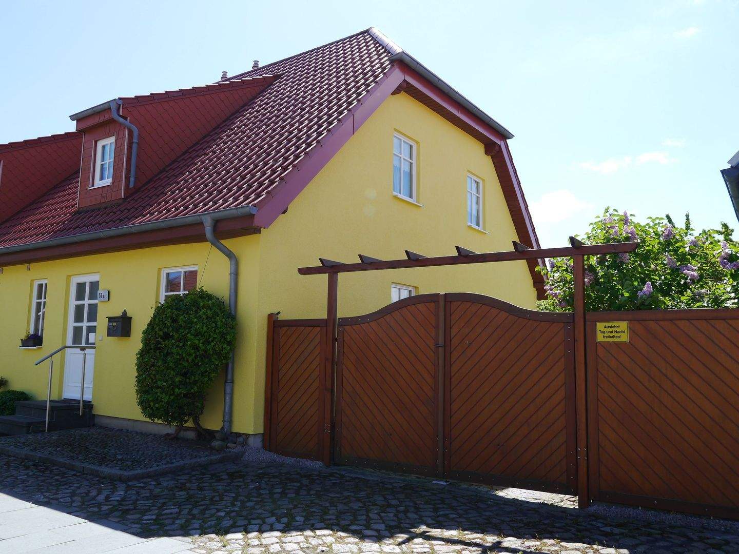 Schönes Haus mit Hof-Feeling und viel Nebengelass, 18551 Sagard
