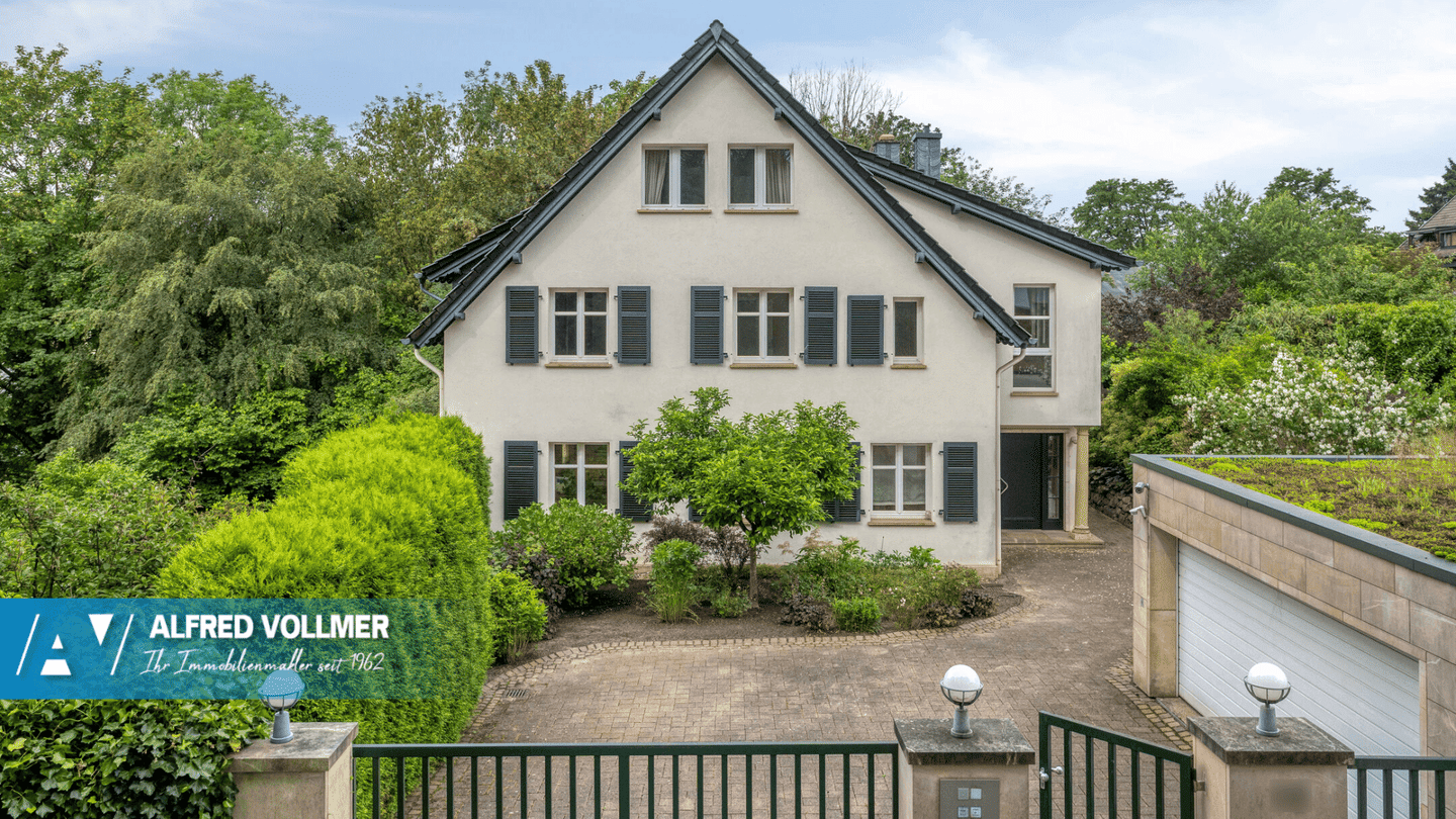 Luxuriöse Villa mit Einliegerwohnung – Wohnen auf höchstem Niveau, 42781 Haan