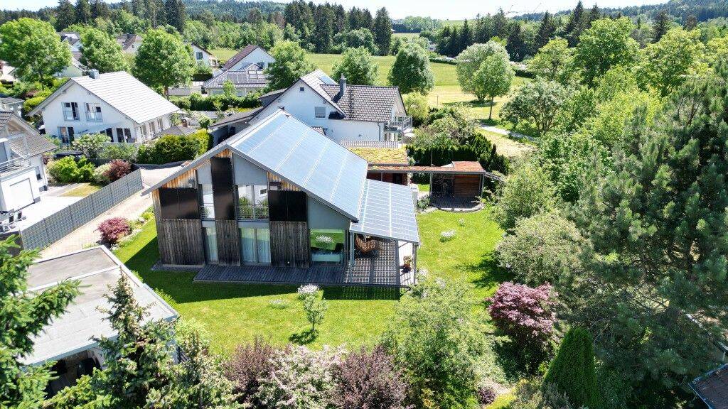 Passivhaus – Attraktives 1-Familien-Haus auf großem Grundstück, direkt an die Natur angrenzend, 78073 Bad Dürrheim