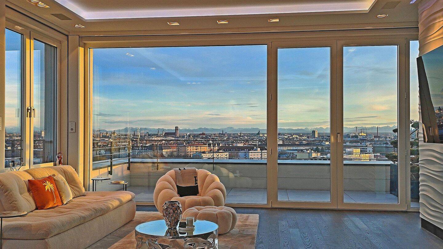 PROVISIONSFREI: Munich’s Iconic View – The Ultimate Penthouse, 80796 München (Schwabing-West)