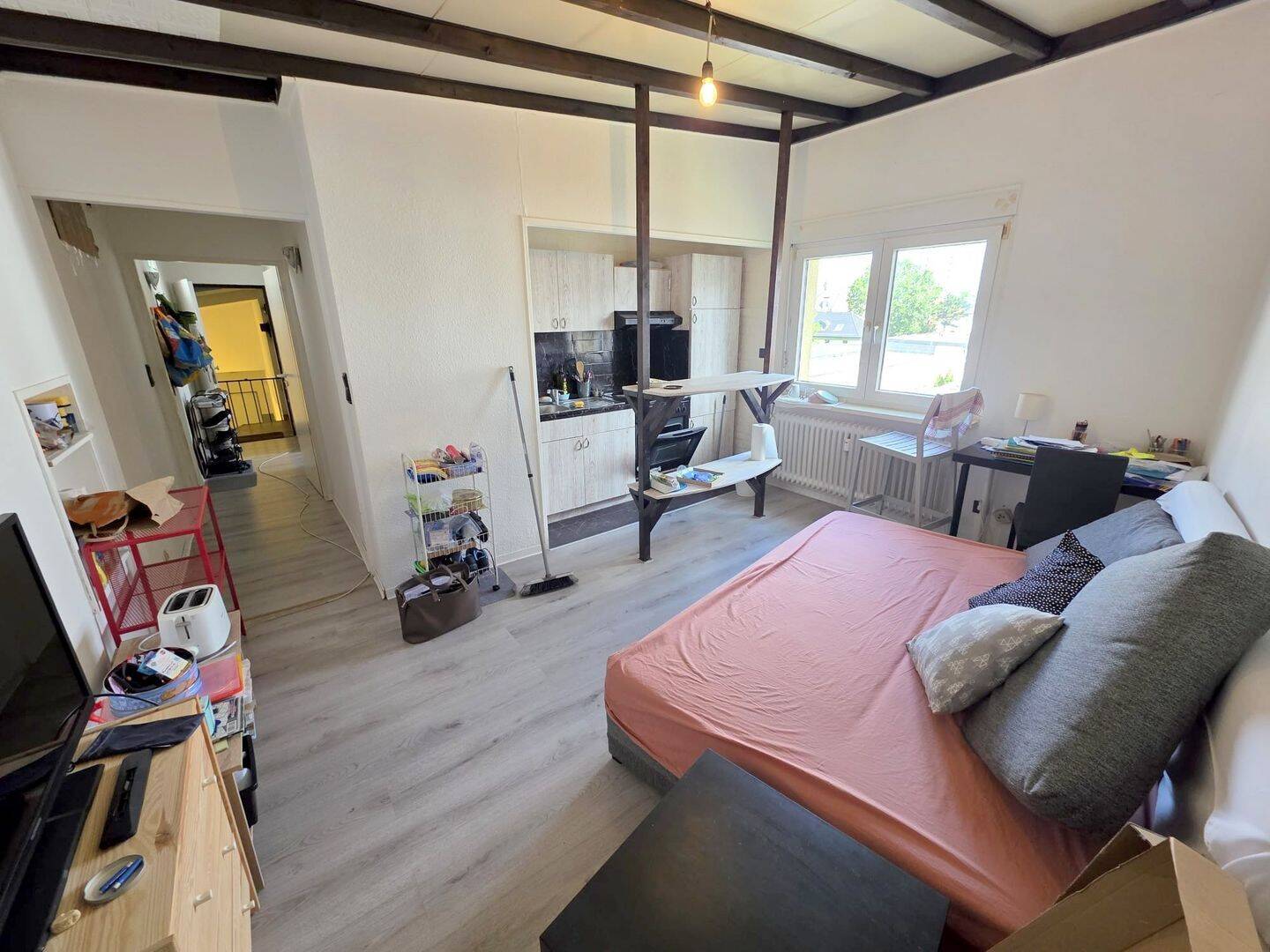 Gemütliche kleine 2-Zimmer Wohnung mit offener Einbauküche- zentral in Niederrad, 60528 Frankfurt am Main (Niederrad Sachsenhausen Schwanheim)