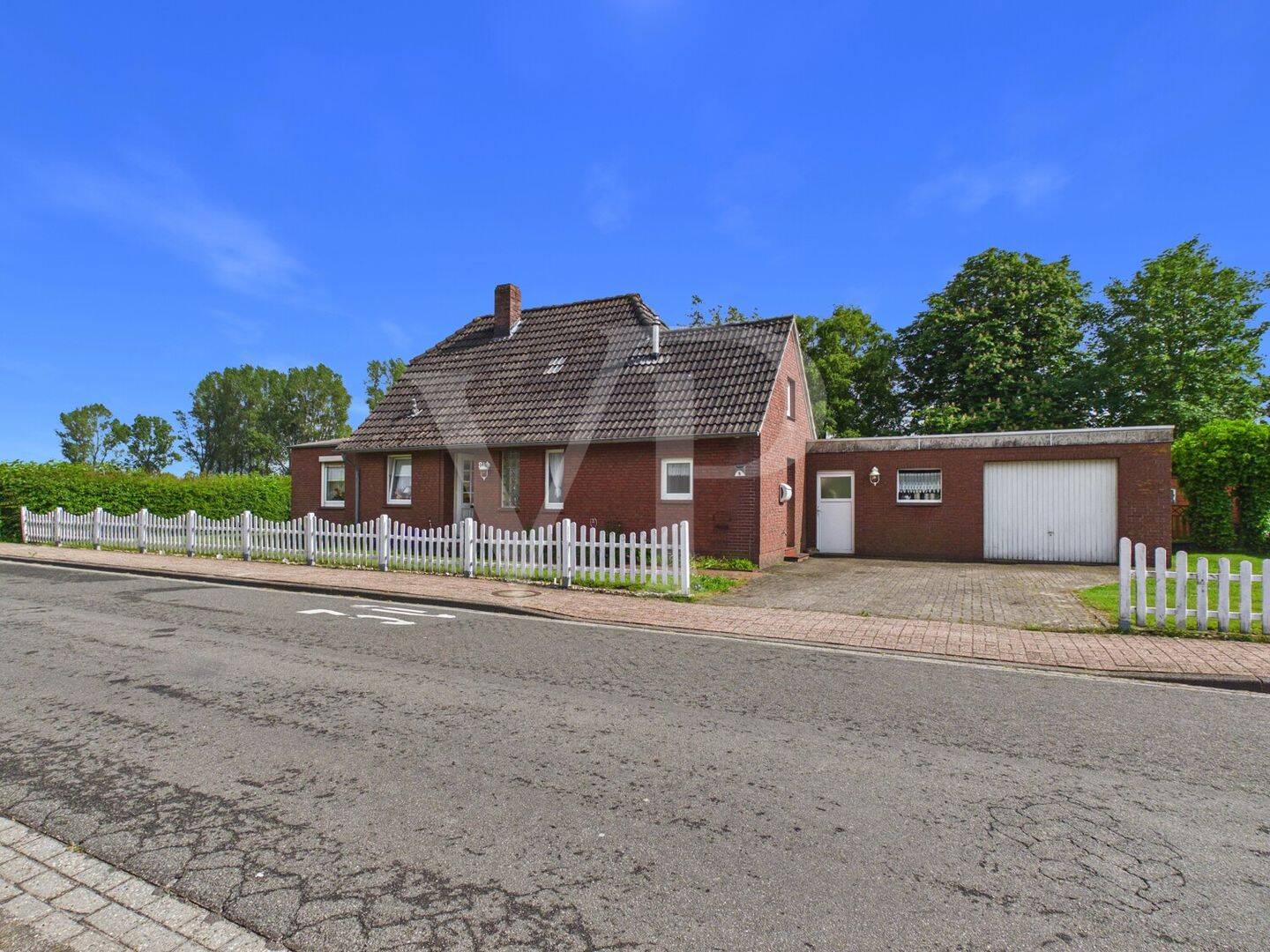 Renovierungs / Sanierungsbedürftiges Einfamilienhaus mit herrlichem Garten und Platz für Neues, 26529 Osteel