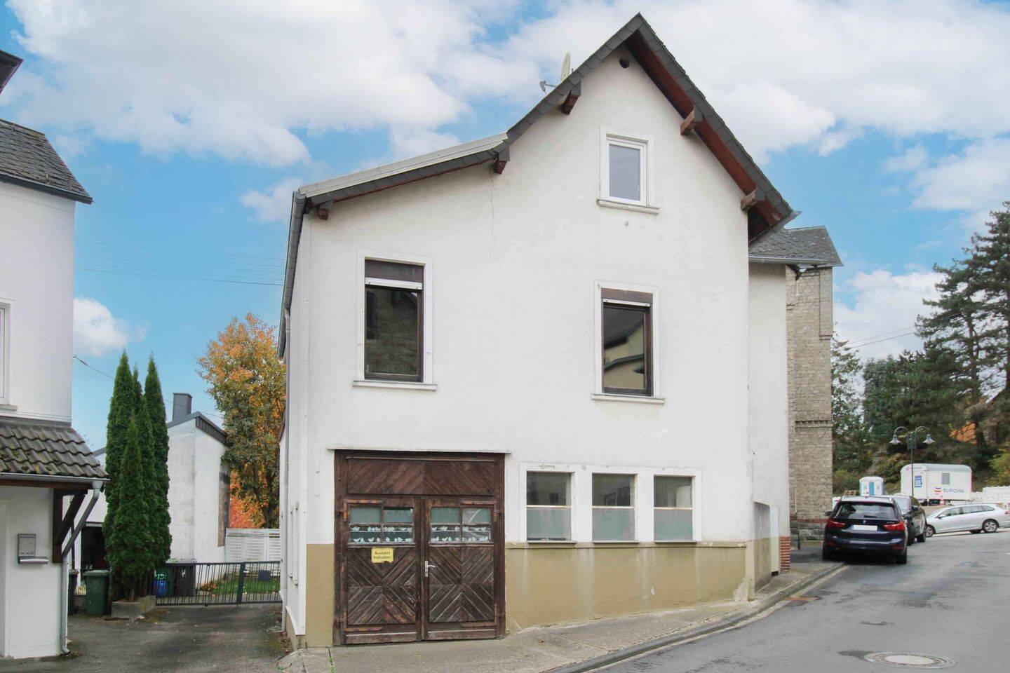 Handwerkertraum mit Grube! Einfamilienhaus inkl. Werkstatt und Ausbaupotenzial in Ransbach-Baumbach, 56235 Ransbach-Baumbach