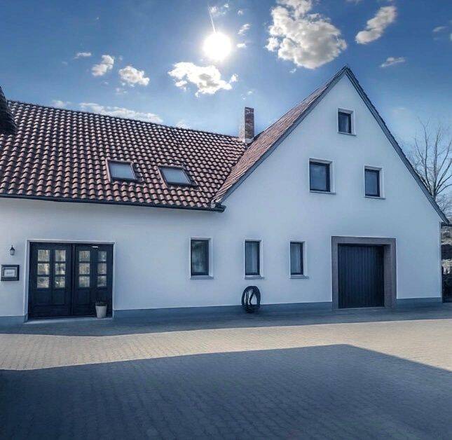Außergewöhnliche Wohnperspektiven in ehemaligem Bauernhaus von 1913, 32549 Bad Oeynhausen