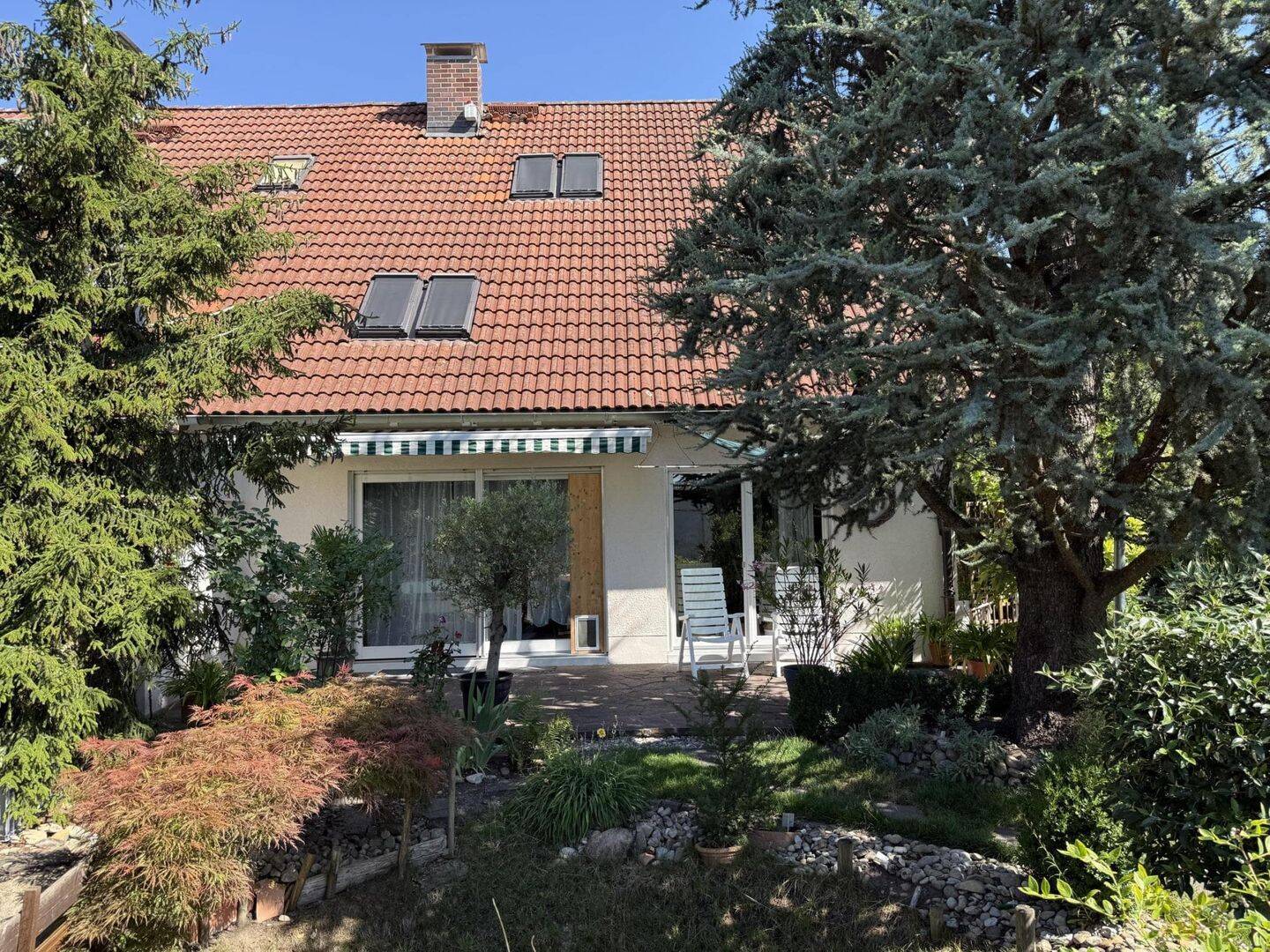 Stilvolle Doppelhaushälfte mit gehobener Ausstattung und schönem Garten in Friedberg-West, 86316 Friedberg