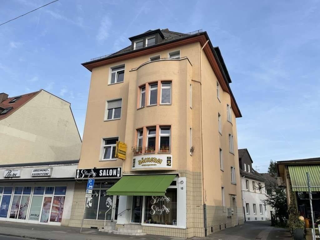 WGs aufgepasst! Gut geschnittene und frisch renovierte 5 Zimmer-Wohnung mit gleich 3 Balkonen, 35390 Gießen