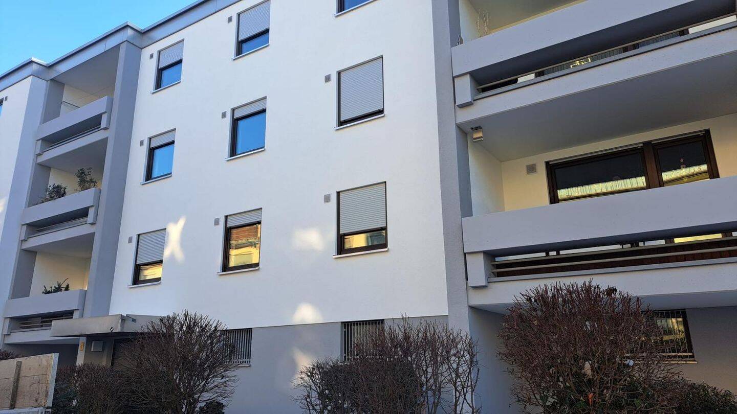 Helle 3,5-Zimmer-Wohnung mit Balkon, Einbauküche, Hobbyraum und Garage in Würzburg-Heidingsfeld, 97084 Würzburg (Heidingsfeld Heuchelhof Rottenbauer)