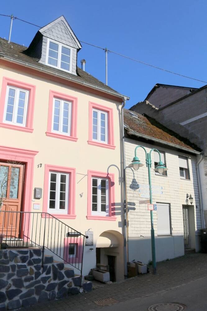 Charmantes Ferienhaus mit Aussichtsterrasse, 56843 Starkenburg