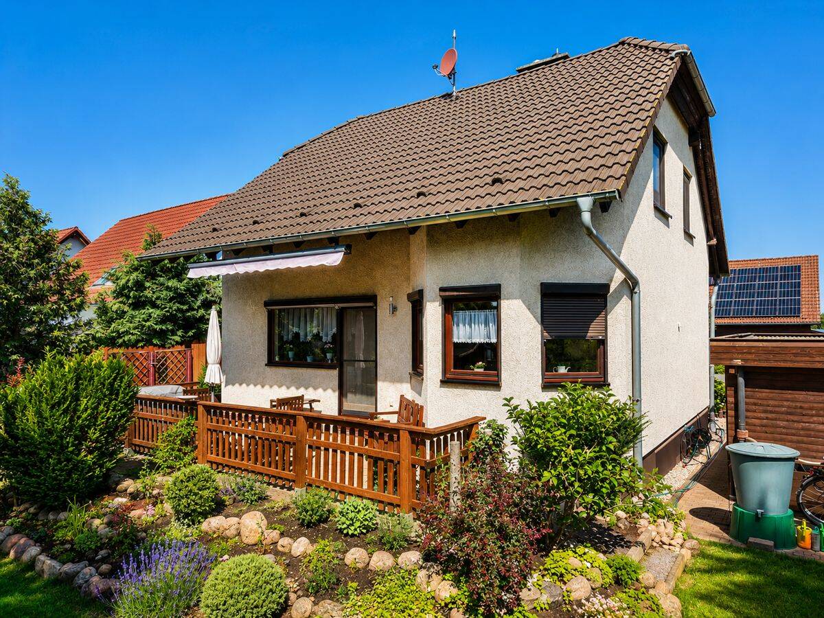 Freistehendes Einfamilienhaus mit Terrasse, Garten und hervorragender Anbindung – Wohnen im Ortsteil Zwintschöna, 6184 Kabelsketal