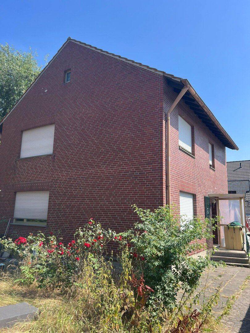 Investment: Genehmigtes Mehrfamilienhaus mit 6 Wohneinheiten und EH40-Planung, 50170 Kerpen