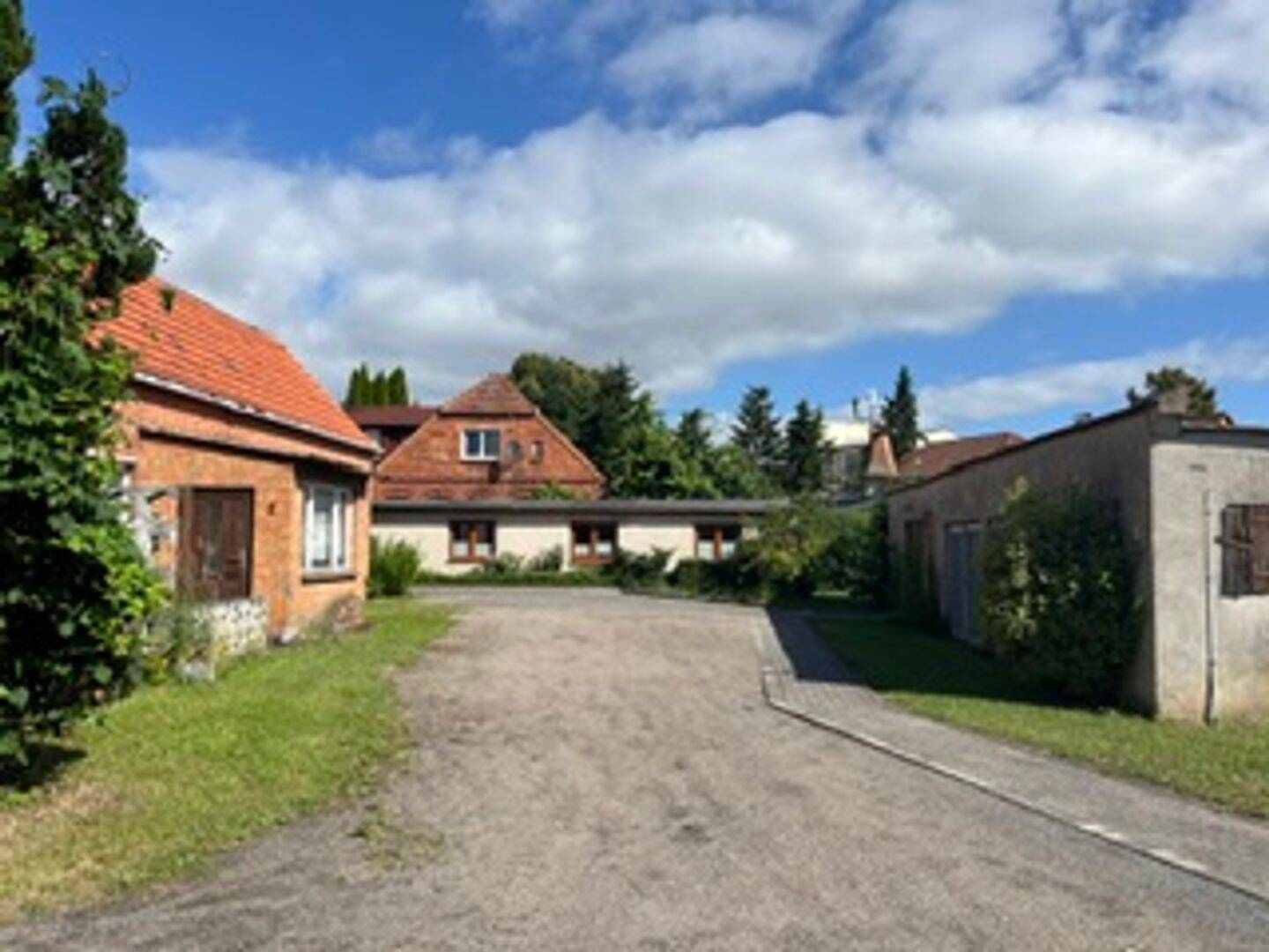 Zwei Einfamilienhäuser mit großem Grundstück in idyllischem Stavenhagen, 17153 Stavenhagen
