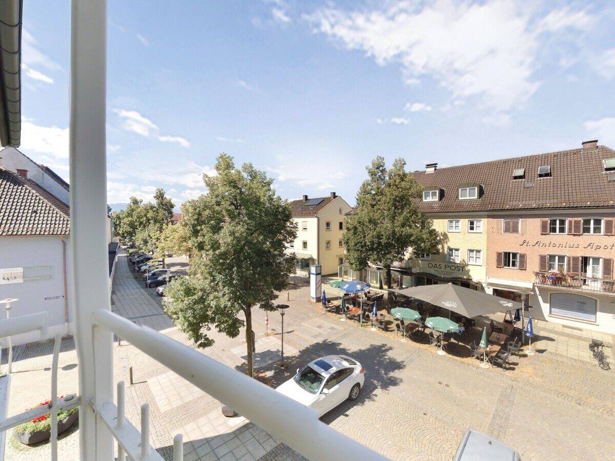 Frisch sanierte 2-Zimmer-Wohnung mit Balkon in zentraler Lage von Freilassing, 83395 Freilassing