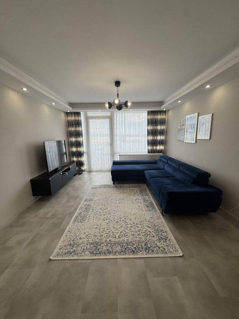 Provisionsfrei, Stilvoll modernisierte 3-Zimmer-Wohnung mit Skylineblick und Loggia in Liederbach, 65835 Liederbach am Taunus