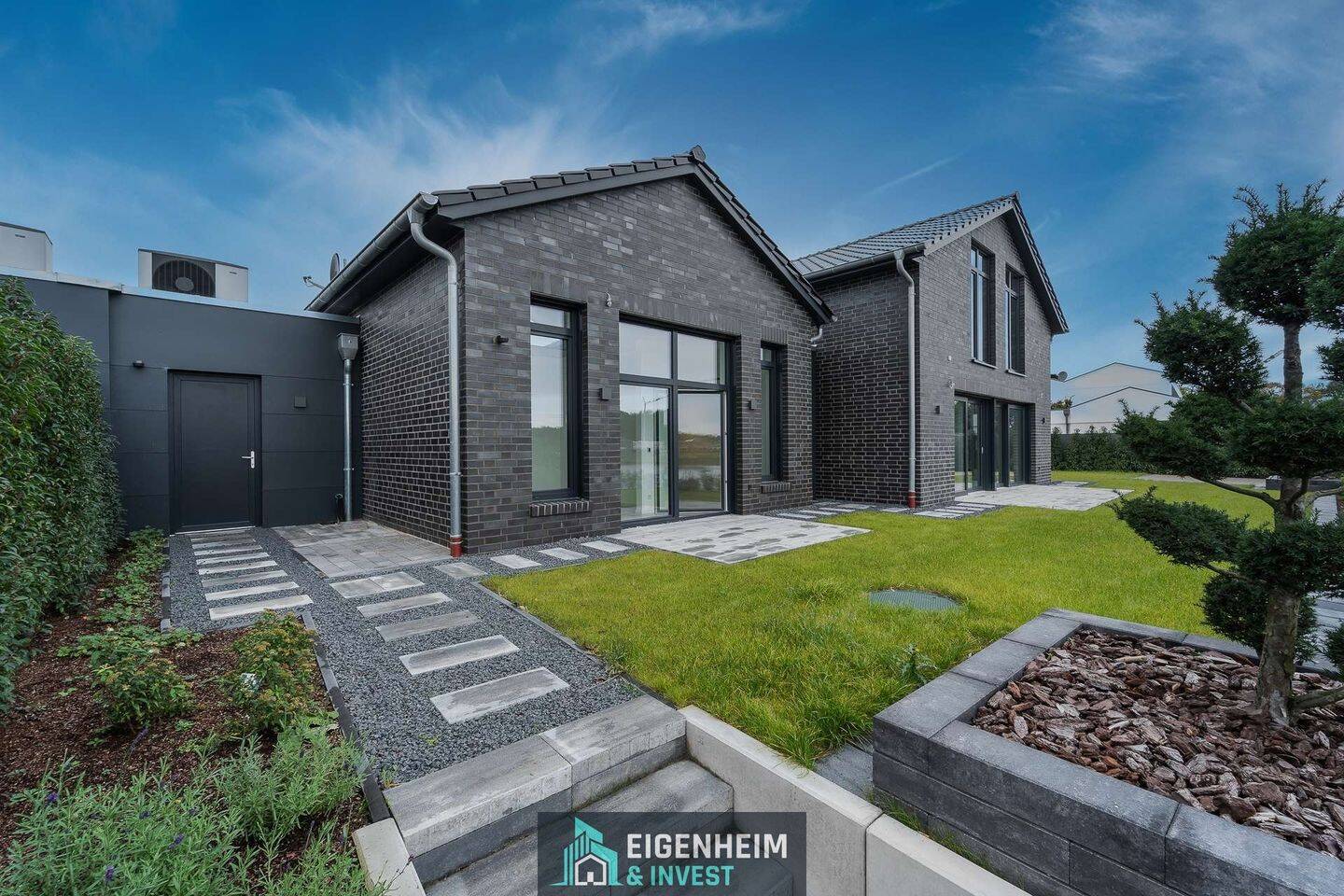 Exklusives Einfamilienhaus mit Einliegerwohnung und Photovoltaikanlage, 49770 Herzlake