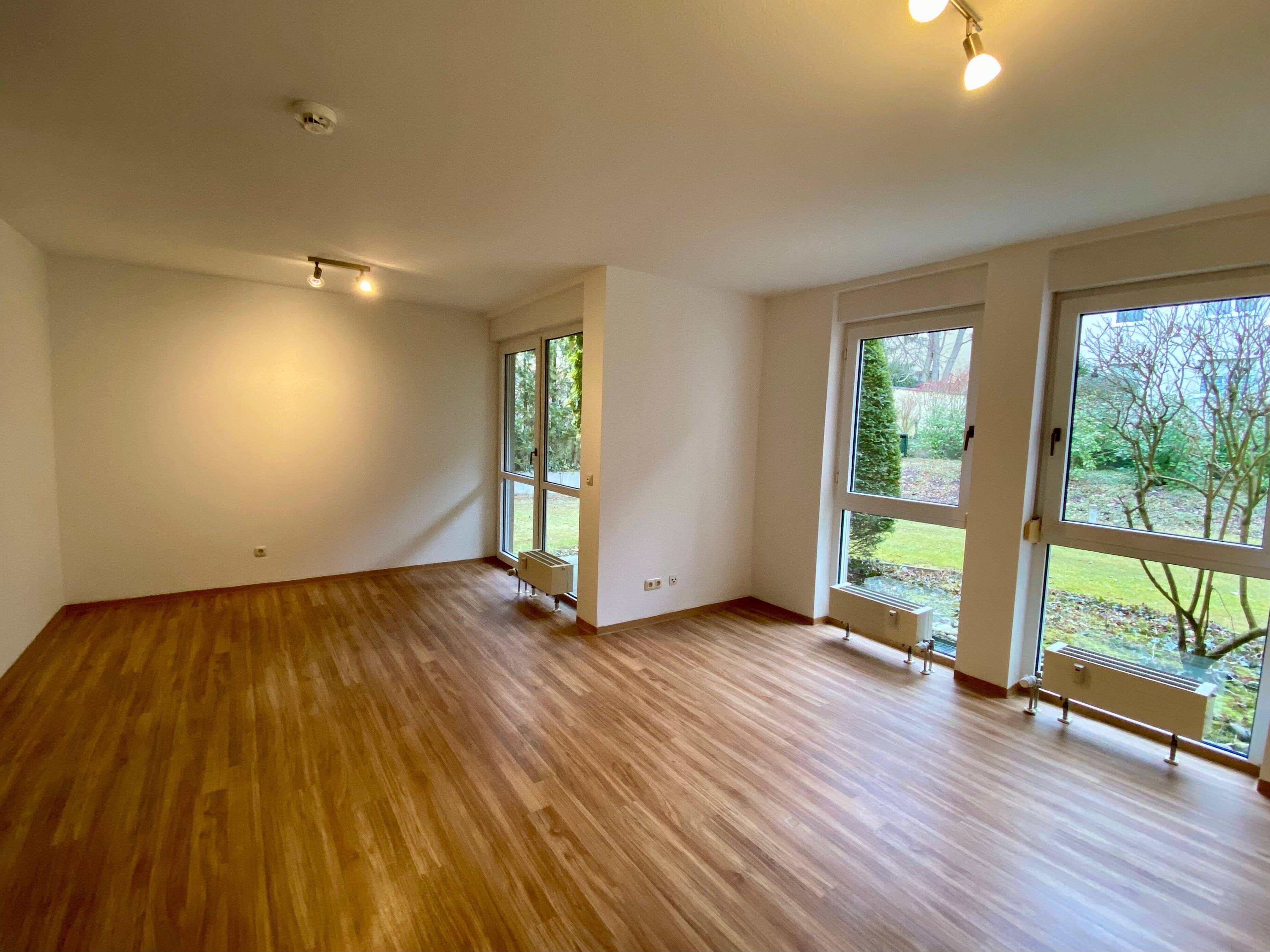 Großzügiges Apartment mit Blick ins Grüne in perfekter Lage, 90489 Nürnberg (Gärten bei Wöhrd Rennweg Veilhof Wöhrd)