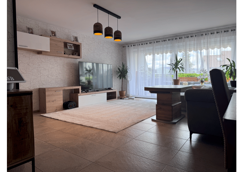 Hochwertig renovierte Eigentumswohnung mit 100,29 m², zwei Balkonen, Garage und exklusiver Einbauküche, 34225 Baunatal