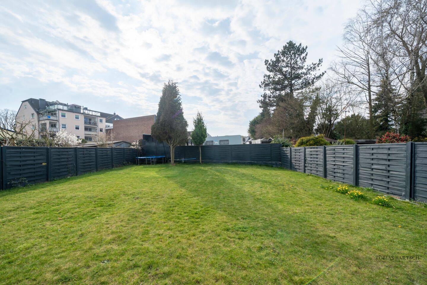 Großzügiges Familienhaus mit 8 Zimmern, großem Garten und Süd-West-Grundstück, 42799 Leichlingen (Rhld.)