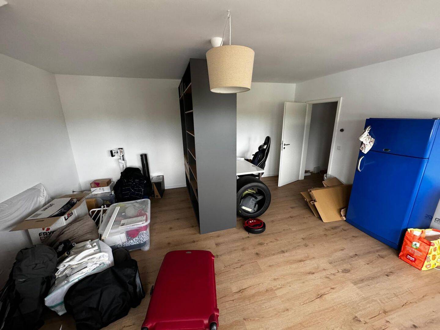 1 Zimmer DachgeschossApartement in Köln-Höhenhaus an ruhige Einzelperson, 51061 Köln (Mülheim Dünnwald Flittard Höhenhaus Stammheim)